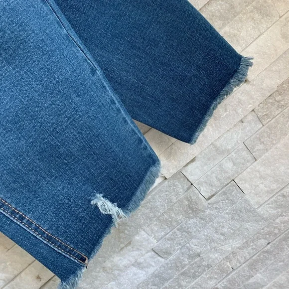 Plus Size Distressed High Rise Jeans - Picture 5 of 5
